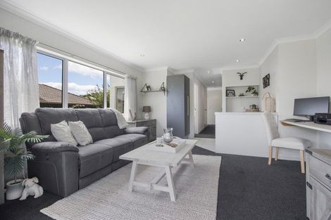 Photo of property in 12 Haden Place, Omokoroa, 3114