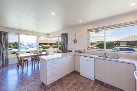 Photo of property in 2 Baxter Place, Stoke, Nelson, 7011