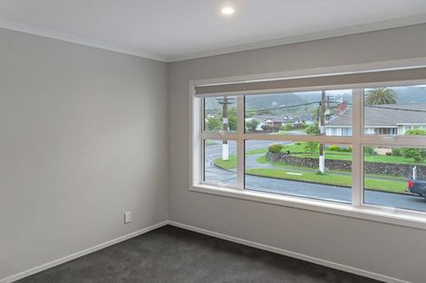 Photo of property in 2b Delaney Drive, Stokes Valley, Lower Hutt, 5019