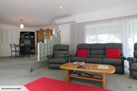 Photo of property in 327 Kaipara Road, Papakura, 2582