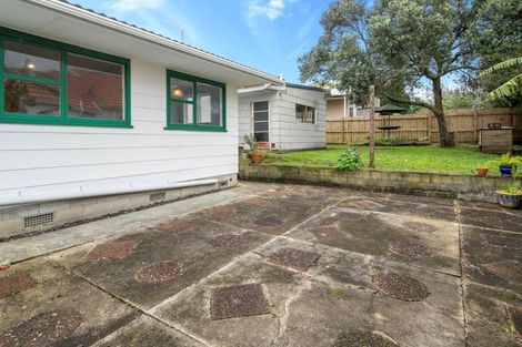 Photo of property in 11 Roick Parade, Glen Eden, Auckland, 0602