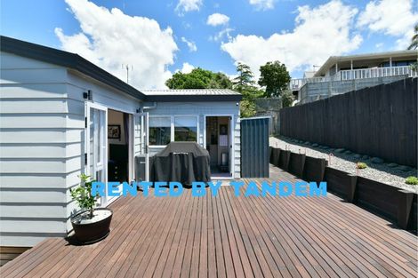 Photo of property in 2/4 Kenneth Hopper Place, Manly, Whangaparaoa, 0930