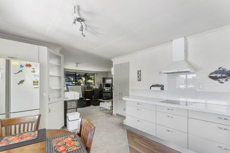 Photo of property in 16 Arthur Crescent, Waikawa, Picton, 7220