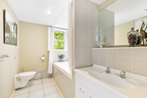Photo of property in 75 Saddleback Rise, Murrays Bay, Auckland, 0630