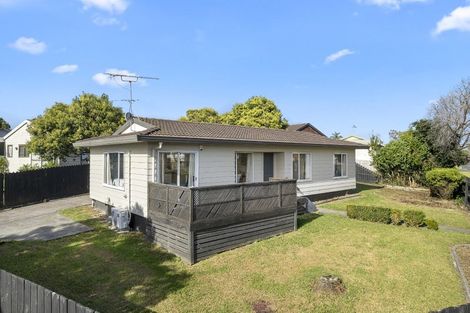 Photo of property in 1/39 Riverton Drive, Randwick Park, Auckland, 2105