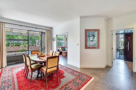 Photo of property in 21 South Kensington Way, Henderson, Auckland, 0612