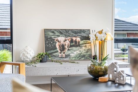 Photo of property in 15 Weatherdeck Close, Whitby, Porirua, 5024