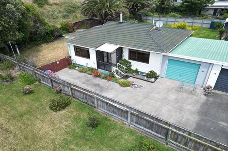 Photo of property in 8b Andresen Street, Foxton Beach, Foxton, 4815