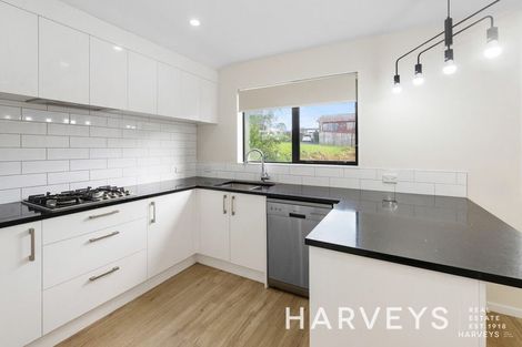 Photo of property in 71a Fruitvale Road, New Lynn, Auckland, 0600