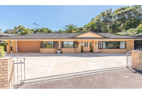 Photo of property in 209 Woodlands Park Road, Titirangi, Auckland, 0604