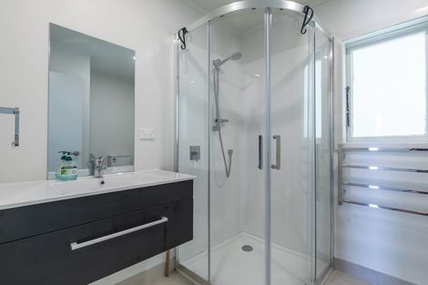 Photo of property in 15a Mildmay Road, Henderson, Auckland, 0610