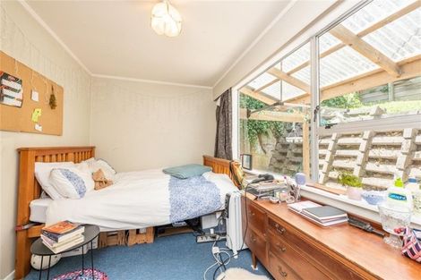 Photo of property in 137 Kelburn Parade, Kelburn, Wellington, 6012