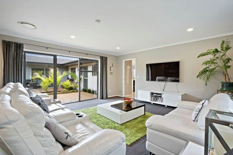 Photo of property in 15 Falstaff Place, Half Moon Bay, Auckland, 2012