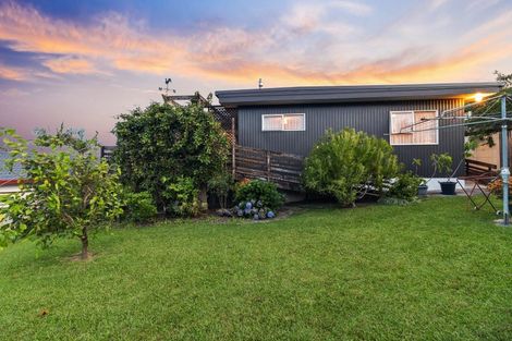 Photo of property in 22 Widmore Drive, Massey, Auckland, 0614