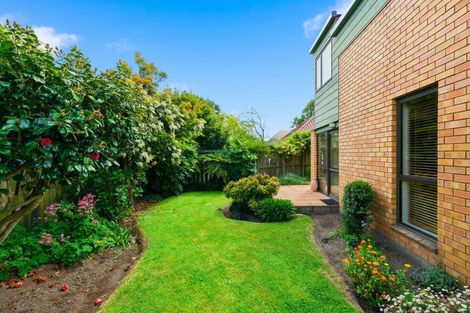 Photo of property in 2/4 Gatonby Place, Avonhead, Christchurch, 8042