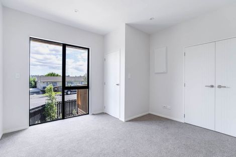 Photo of property in 35a Cedar Heights Avenue, Massey, Auckland, 0614