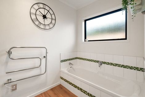 Photo of property in 11 Holyoake Terrace, Omokoroa, 3114