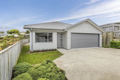 Photo of property in 18 Moonsail Drive, Whitby, Porirua, 5024