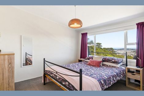 Photo of property in 12 Middlesex Place, Northland, Wellington, 6012