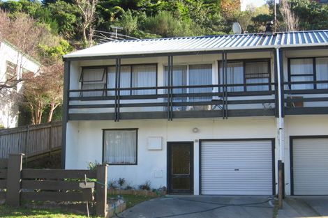 Photo of property in 105 Churton Drive, Churton Park, Wellington, 6037