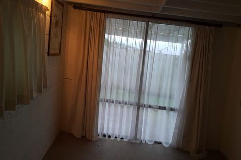 Photo of property in 4/65-67 East Coast Road, Castor Bay, Auckland, 0620