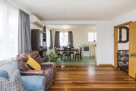 Photo of property in 9 Holland Crescent, Bulls, 4818