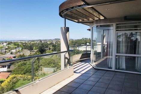 Photo of property in 5 Shearwater Rise, Rothesay Bay, Auckland, 0630