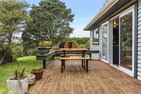 Photo of property in 17 Upper Pitone Road, Pitone, New Plymouth, 4374