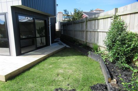 Photo of property in 10/2 Nikau Street, New Lynn, Auckland, 0600