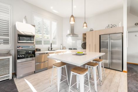 Photo of property in 32 Lismore Street, Wanaka, 9305