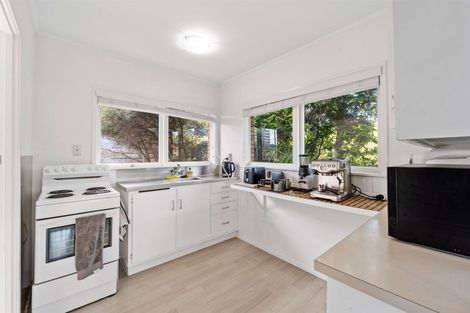 Photo of property in 1/58 Arran Road, Browns Bay, Auckland, 0630