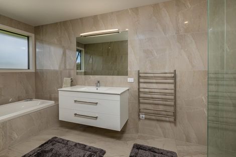 Photo of property in 1 Hoults Way, Kerikeri, 0230