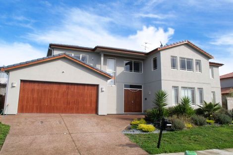 Photo of property in 11 Cherrywood Crescent, Northpark, Auckland, 2013