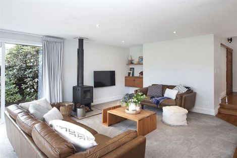 Photo of property in 215 Springfield Road, St Albans, Christchurch, 8014