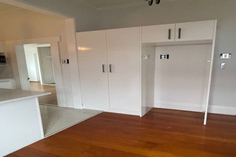 Photo of property in 86 Aroha Avenue, Sandringham, Auckland, 1025