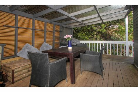 Photo of property in 120 Park Hill Road, Birkenhead, Auckland, 0626