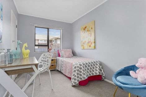 Photo of property in 46 Glen Marine Parade, Glendene, Auckland, 0602