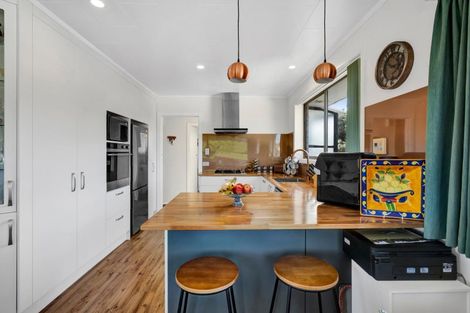 Photo of property in 4 Bronte Place, Whalers Gate, New Plymouth, 4310