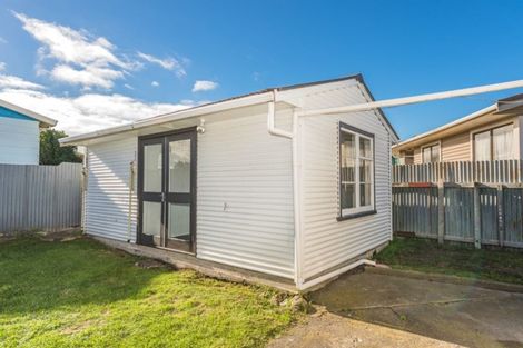 Photo of property in 10 Cornfoot Street, Castlecliff, Whanganui, 4501