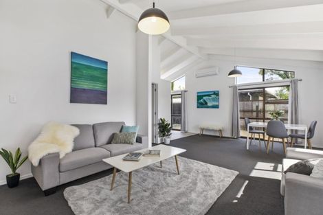 Photo of property in 2a Pinedale Place, Henderson, Auckland, 0610