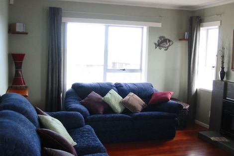 Photo of property in 1/104 Sandspit Road, Shelly Park, Auckland, 2014