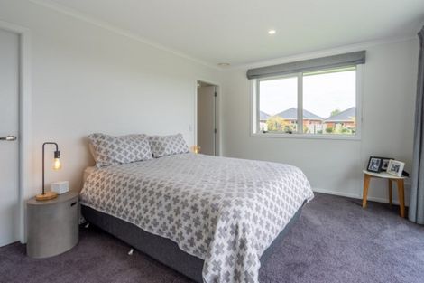 Photo of property in 9 Mahia Lane, Waikanae, 5036