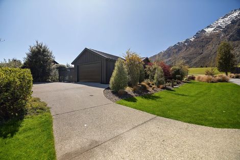 Photo of property in 6 Pendeen Crescent, Jacks Point, Queenstown, 9371
