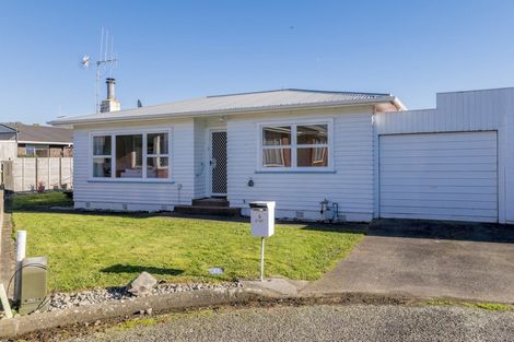 Photo of property in 5 Eton Place, Levin, 5510