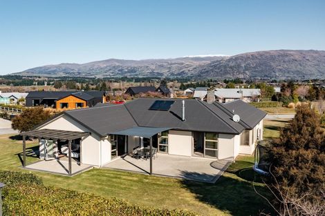 Photo of property in 28 Matheson Crescent, Albert Town, Wanaka, 9305
