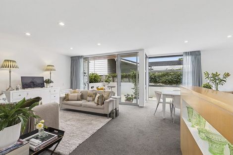 Photo of property in 32 Mantell Street, Seatoun, Wellington, 6022