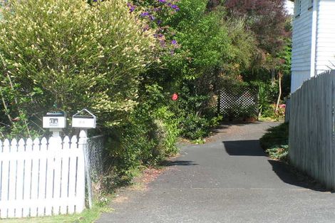 Photo of property in 2/6 Tyne Road, Forrest Hill, Auckland, 0620