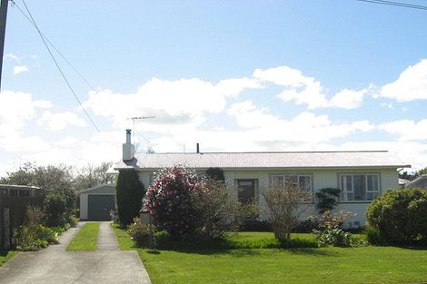 Photo of property in 3 Ngahina Street, Marton, 4710