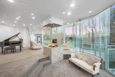 Photo of property in 1/9 The Esplanade, Castor Bay, Auckland, 0620