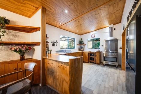 Photo of property in 979 Kaipara Flats Road, Kaipara Flats, Warkworth, 0984